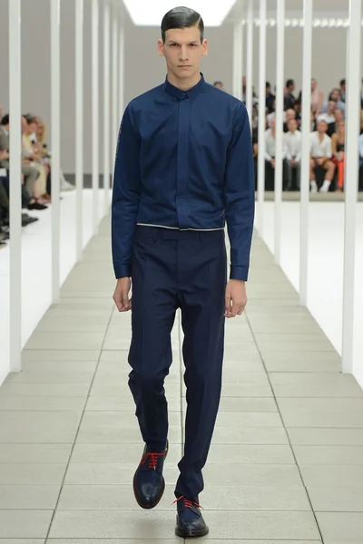 Look 24